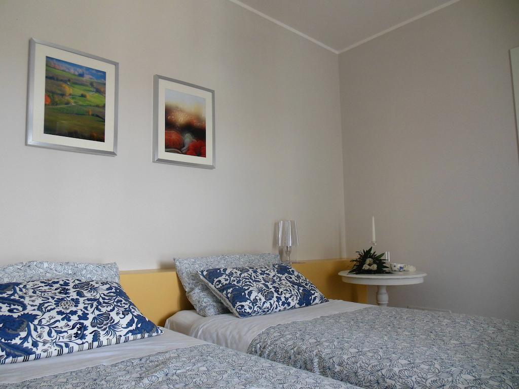 I Perticali Bed & Breakfast Carrù Rom bilde